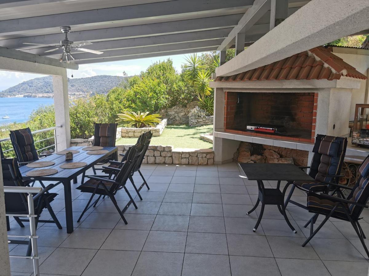 Luxury Apartment Prestige Villa Bellevue Vis Bagian luar foto