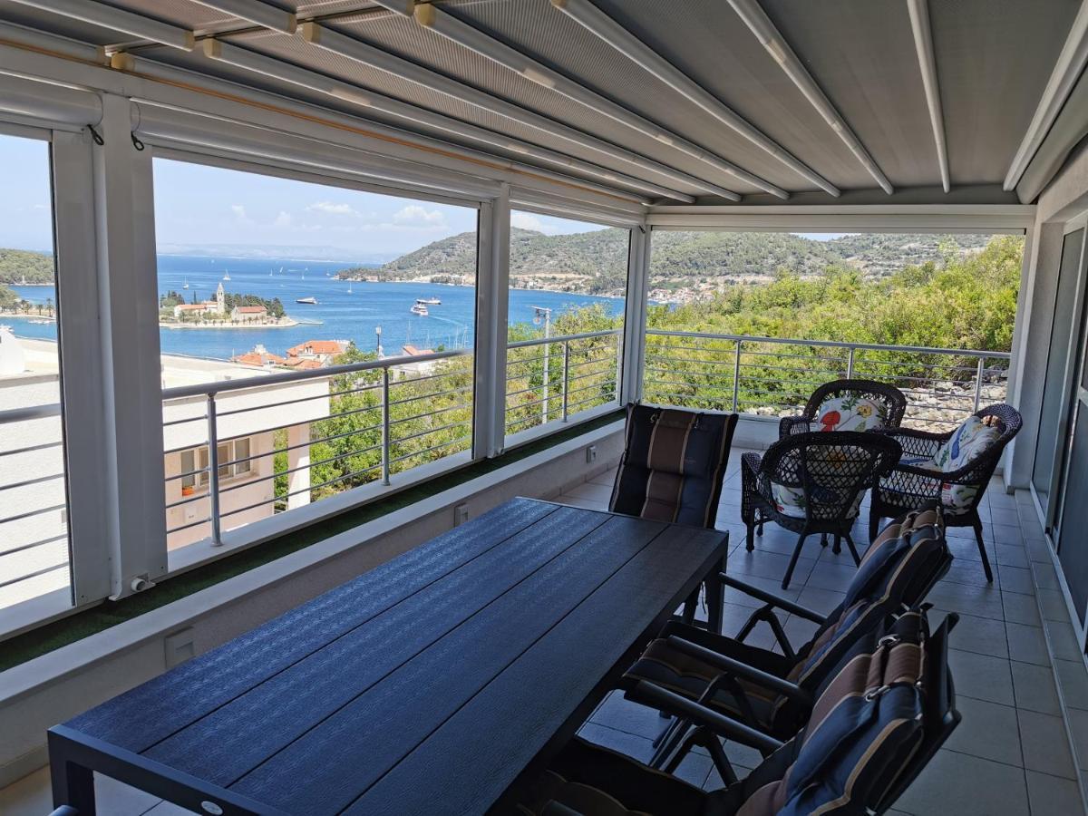 Luxury Apartment Prestige Villa Bellevue Vis Bagian luar foto