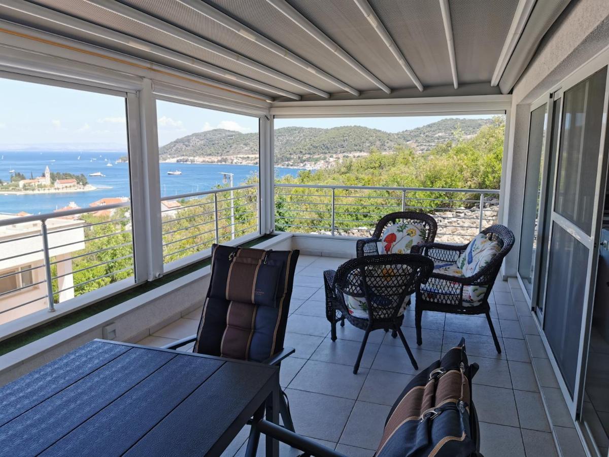 Luxury Apartment Prestige Villa Bellevue Vis Bagian luar foto