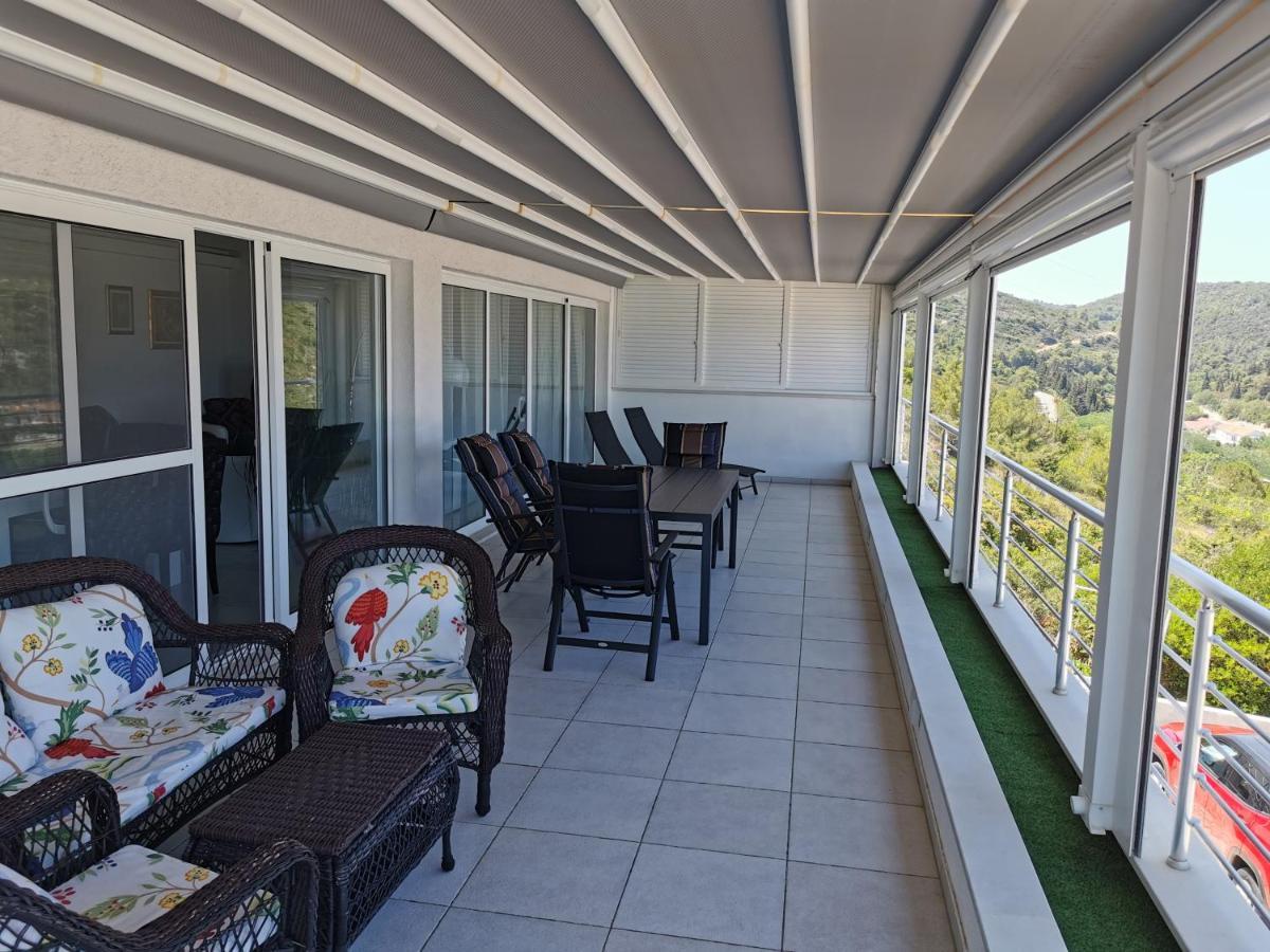 Luxury Apartment Prestige Villa Bellevue Vis Bagian luar foto
