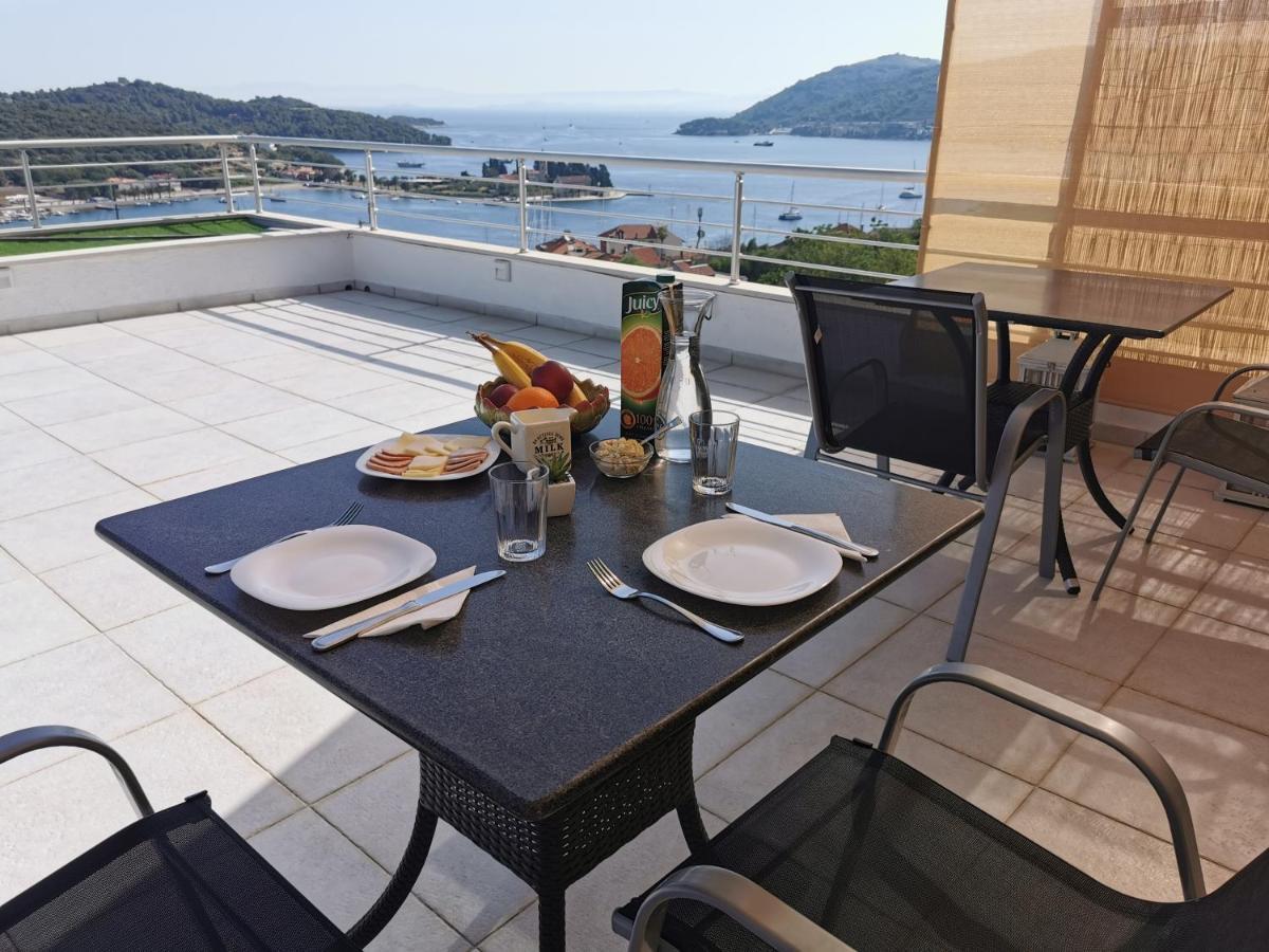 Luxury Apartment Prestige Villa Bellevue Vis Bagian luar foto