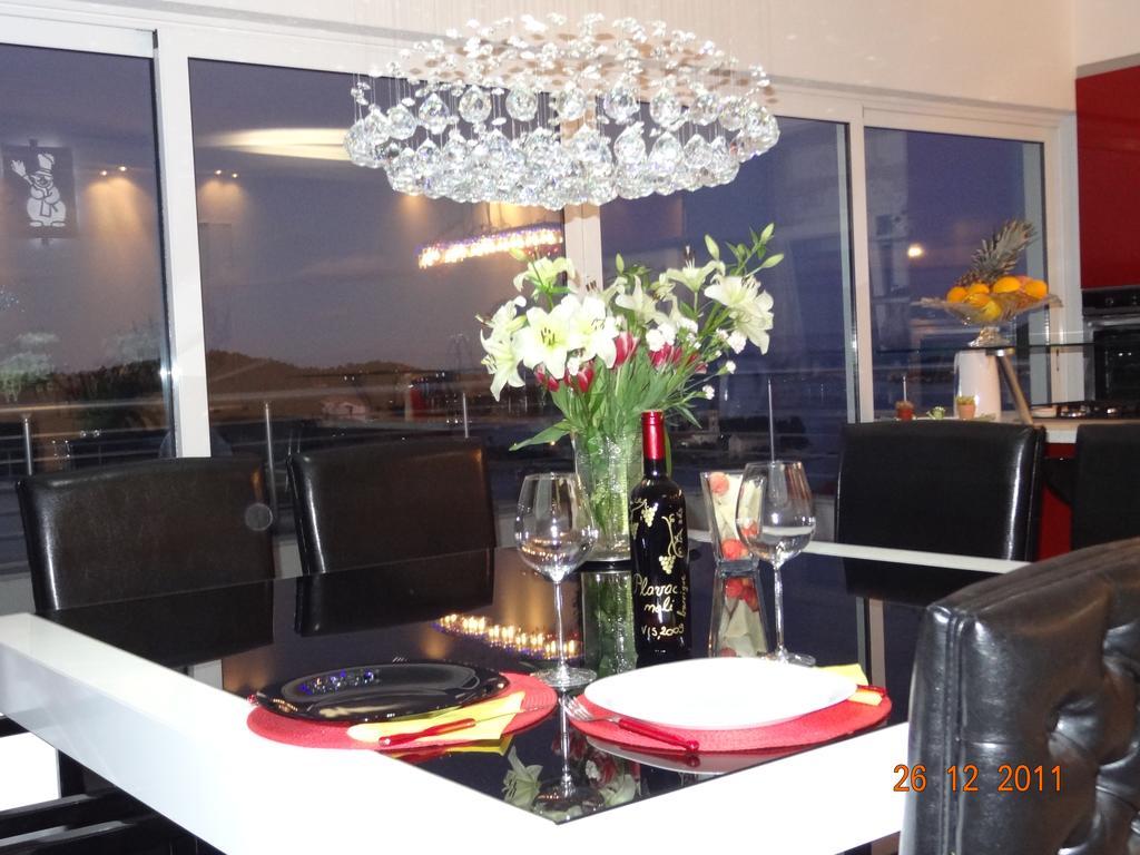 Luxury Apartment Prestige Villa Bellevue Vis Bagian luar foto