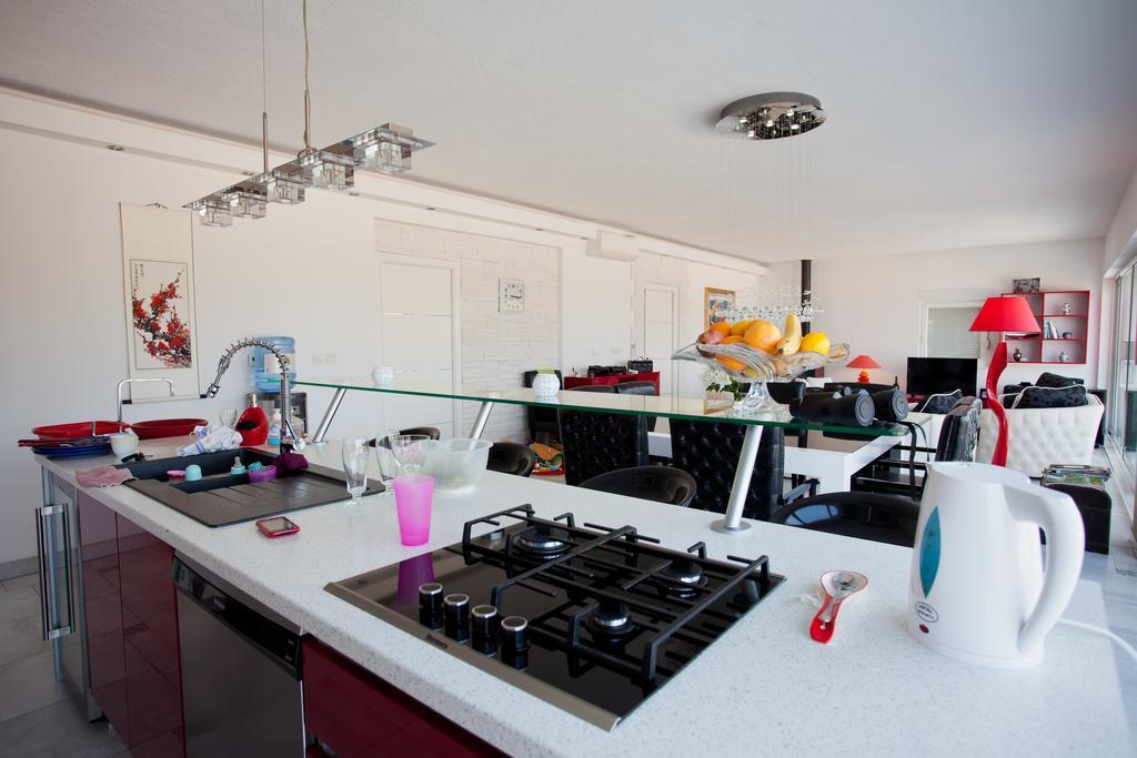 Luxury Apartment Prestige Villa Bellevue Vis Bagian luar foto