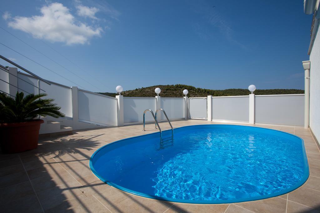 Luxury Apartment Prestige Villa Bellevue Vis Bagian luar foto