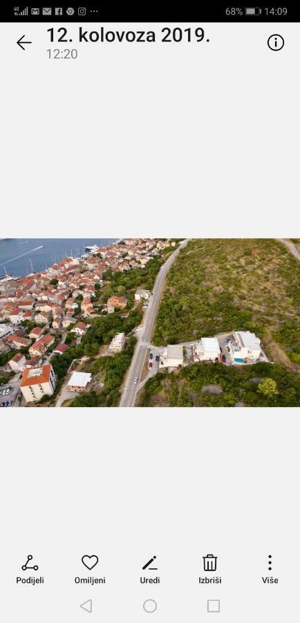 Luxury Apartment Prestige Villa Bellevue Vis Bagian luar foto