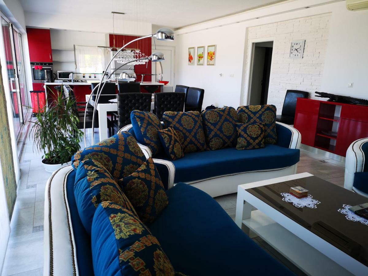 Luxury Apartment Prestige Villa Bellevue Vis Bagian luar foto
